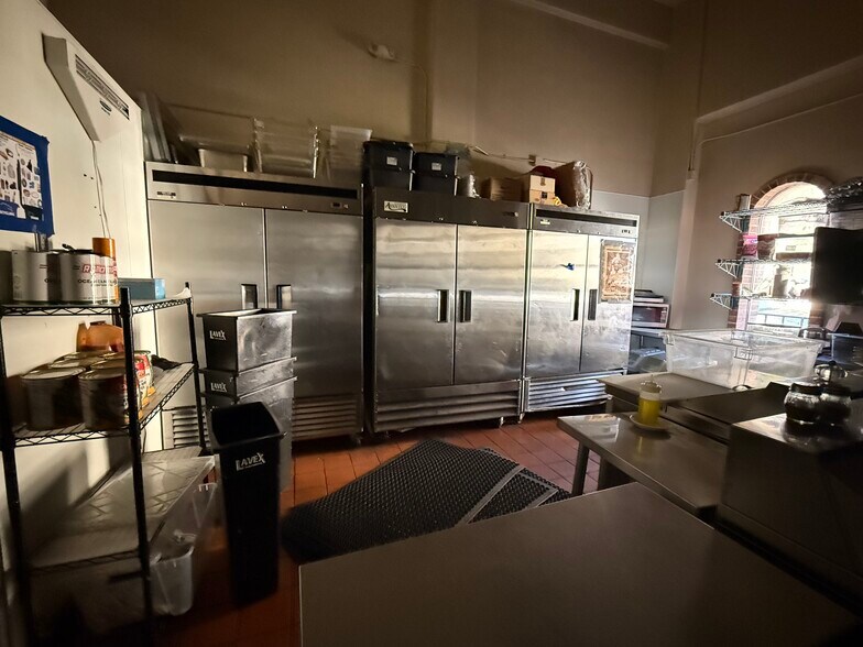 More Photos Of 66 W Alisal St, Salinas General Retail For Lease