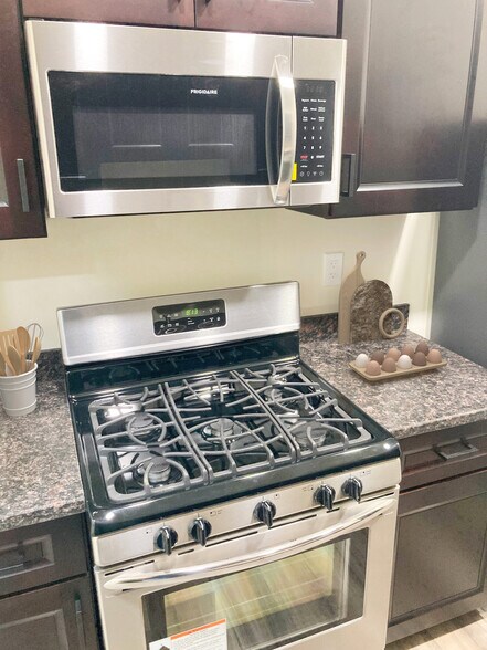 More Photos Of 2600-2614 S San Pedro St, Los Angeles Apartments For Sale