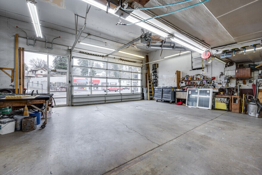 More Photos Of 195 S Grand Ave, Pullman Industrial For Sale