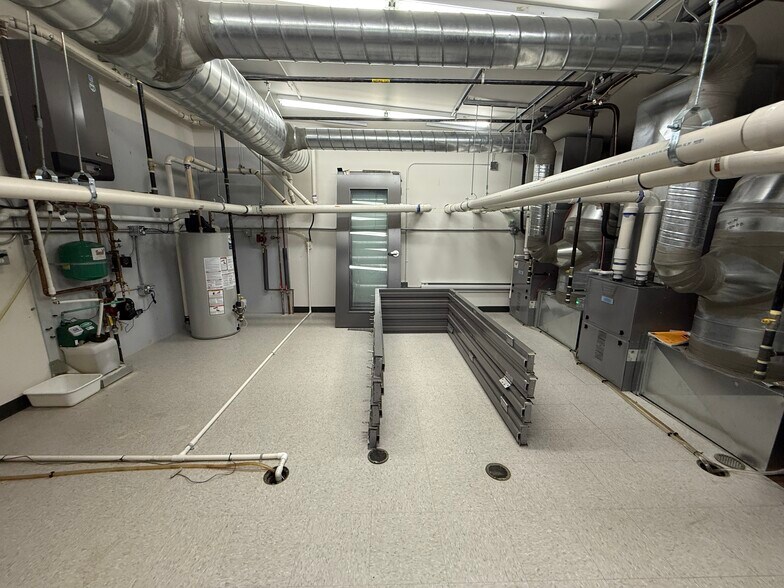 More Photos Of 518 Laura Av, Red Deer County Office For Sale