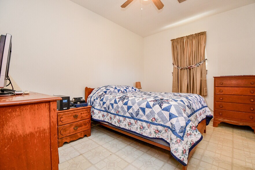 More Photos Of 540 Chisolm Trl, Wallis Manufactured Housing Mobile Home Park For Sale