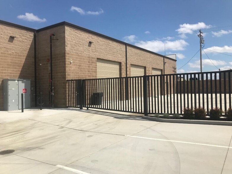 More Photos Of 1650 Olympic Dr, Turlock Warehouse For Lease