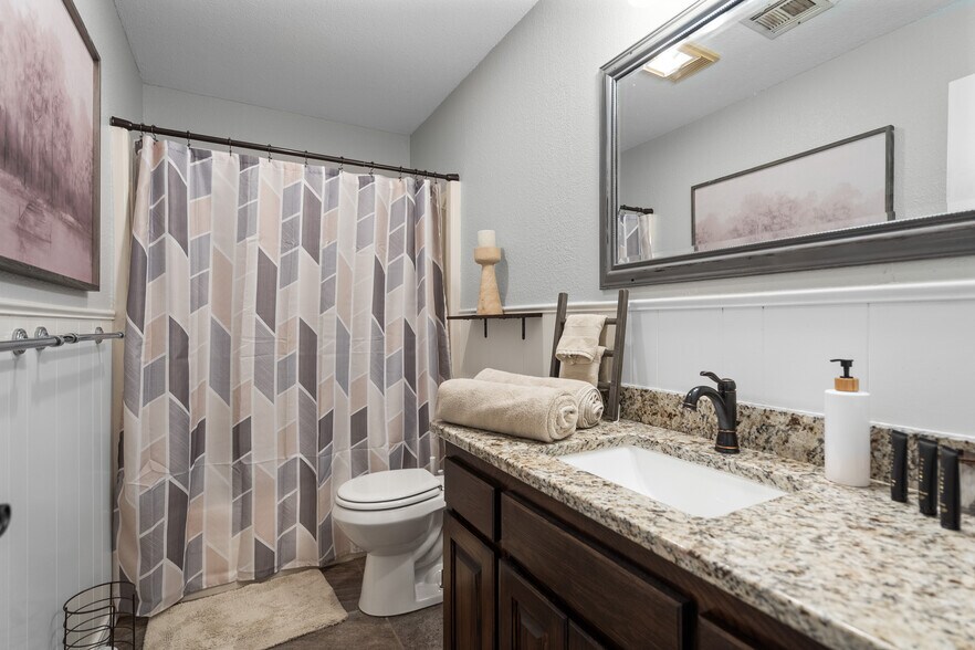 More Photos Of 3133 Chickasaw Trl, Sulphur Restaurant For Sale