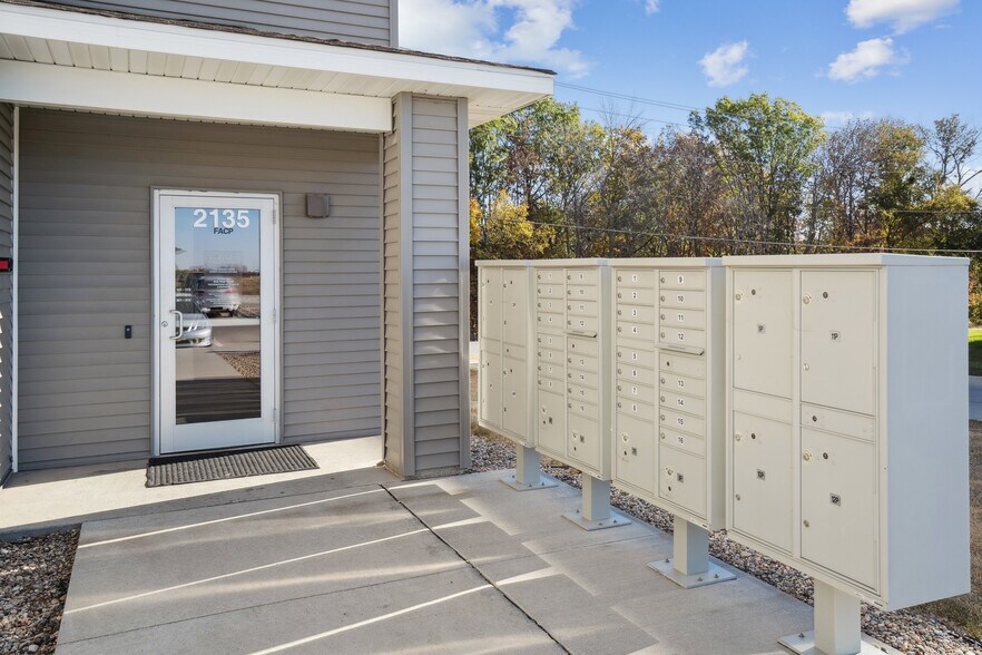 More Photos Of 2135 Edgewood Dr, Webster City Apartments For Sale