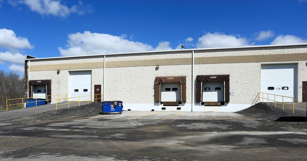 More Photos Of 6900 Southpointe Pky, Brecksville Manufacturing For Sale