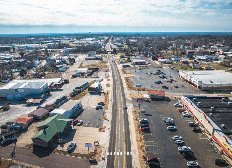More Photos Of 309 N Franklin St, Cuba Specialty For Sale