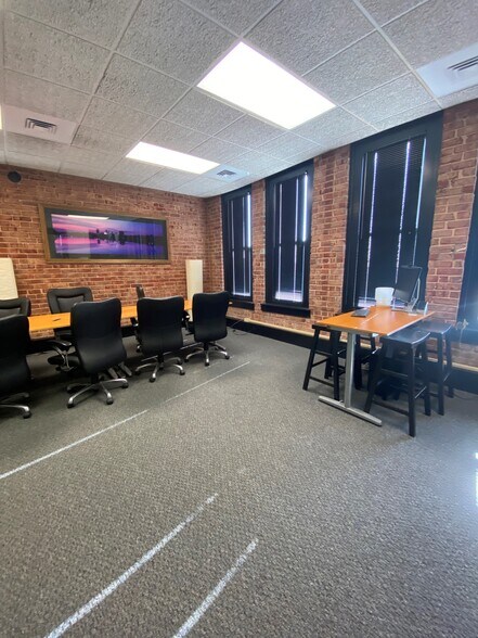 More Photos Of 233 S Detroit Ave, Tulsa Office For Lease