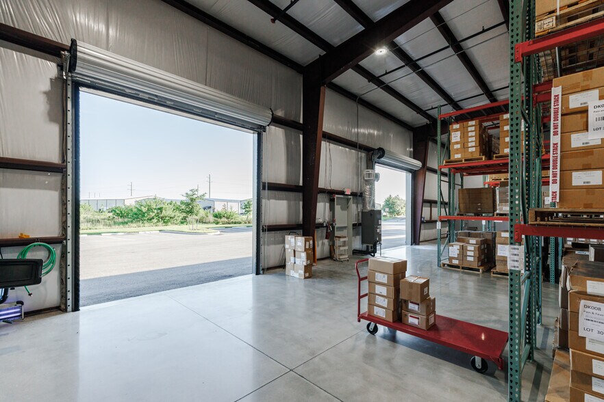 More Photos Of 8280 Consumer Ct, Sarasota Light Manufacturing For Sale