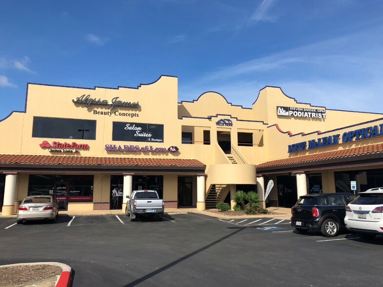 More Photos Of 300 W Bitters Rd, San Antonio Unknown For Lease