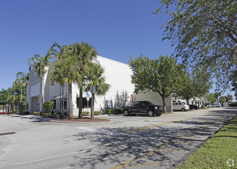 More Photos Of 3851-3869 NW 124th Ave, Coral Springs Warehouse For Sale