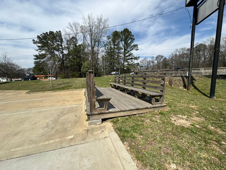 More Photos Of 1130 Chattahoochee Ave NW, Atlanta General Retail For Lease