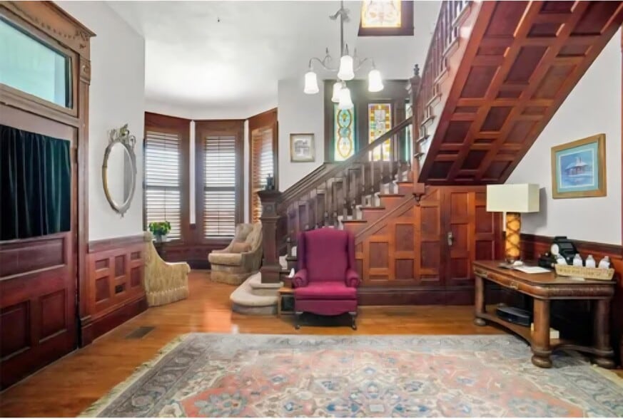 More Photos Of 1105 Palo Pinto St, Weatherford Hospitality For Sale