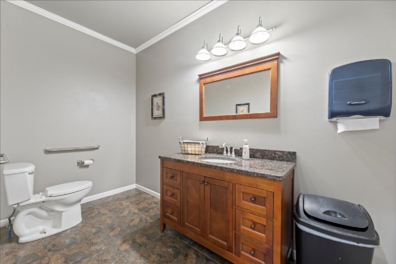 More Photos Of 523 W Sheridan Ave, Shenandoah Loft Creative Space For Sale