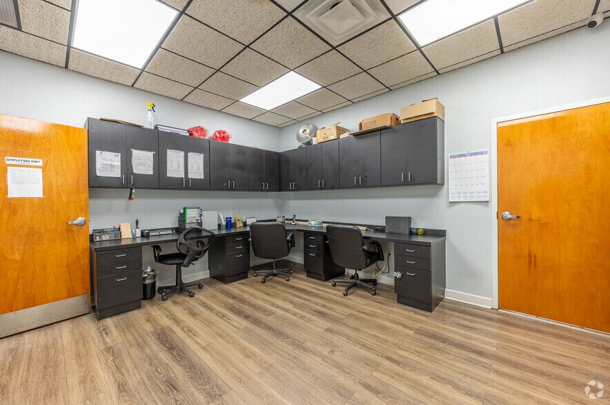 More Photos Of 812 Buford Dr, Lawrenceville Carwash For Sale