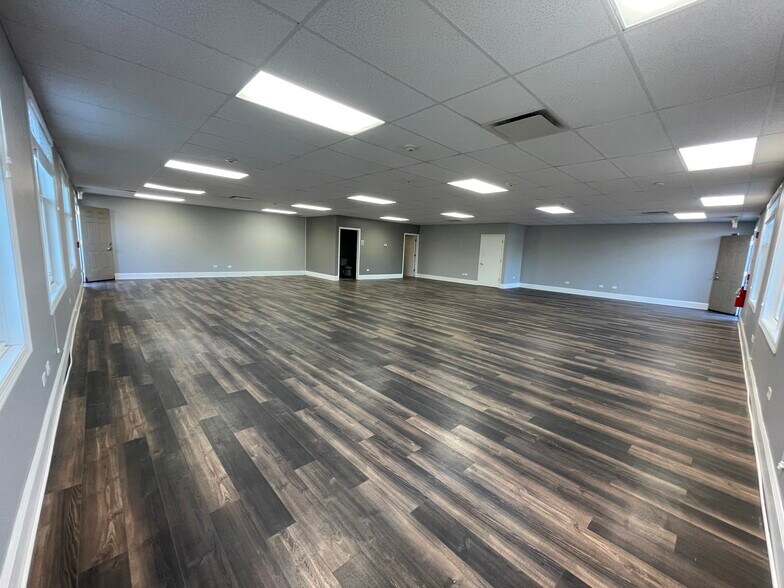 More Photos Of 16610 W 159th St, Lockport Office For Sale