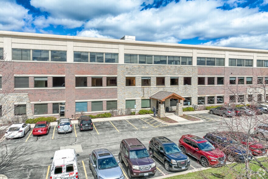 More Photos Of 360 Station Dr, Crystal Lake Medical For Lease