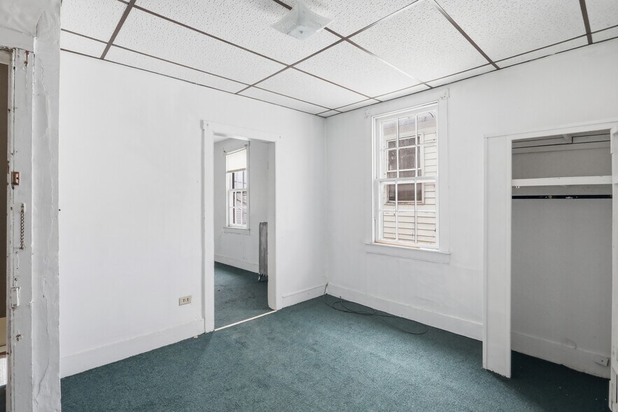 More Photos Of 14811 Broadway Ave, Frostburg Bar For Sale
