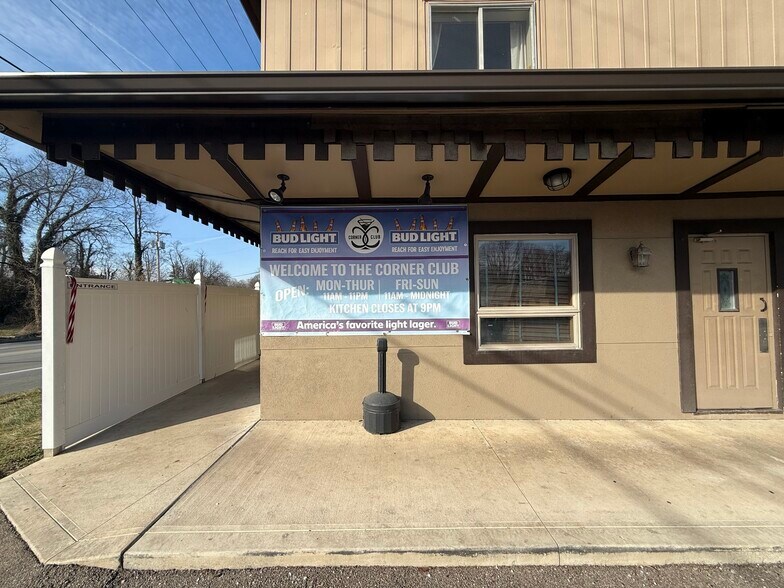 More Photos Of 7500-7504 N Main St, Dayton Bar For Sale