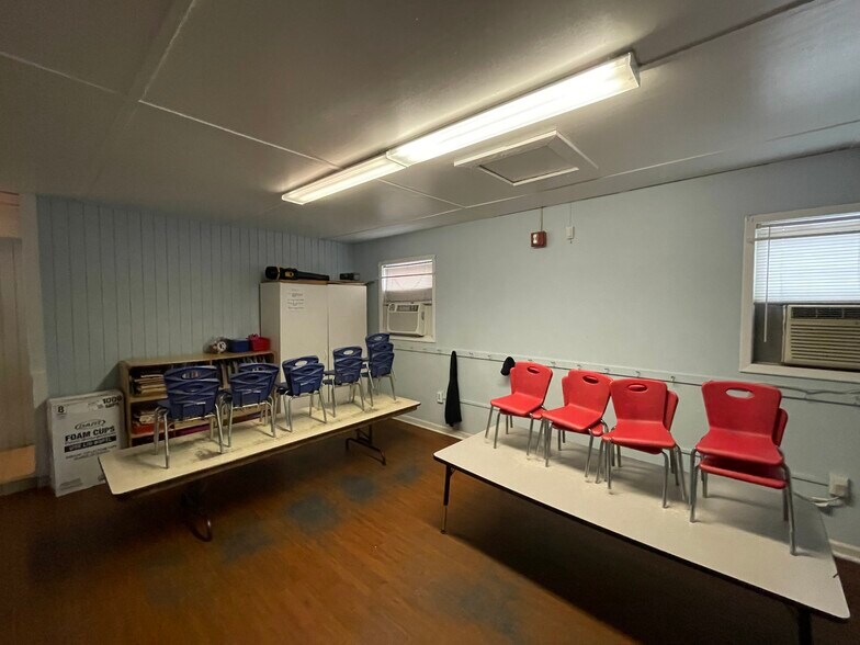 More Photos Of 6723 Golfview St, Jacksonville Daycare Center For Sale