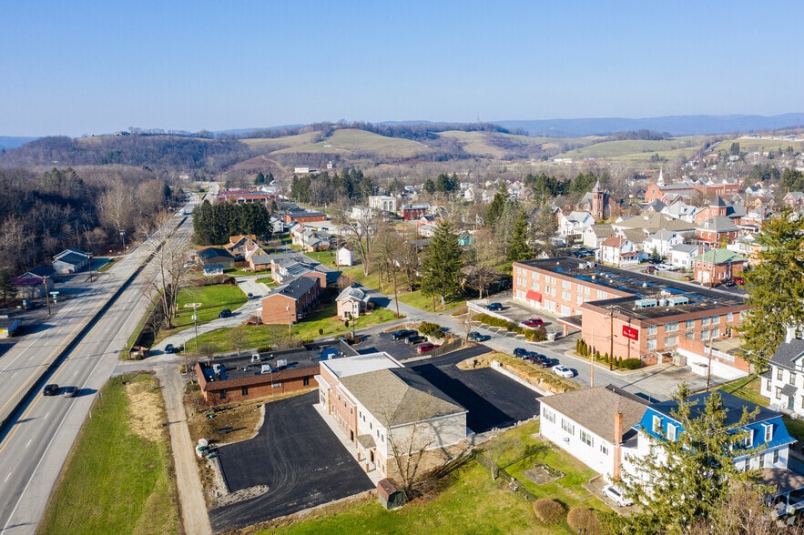 More Photos Of 216 W Loyalhanna St, Ligonier Township Hotel For Sale