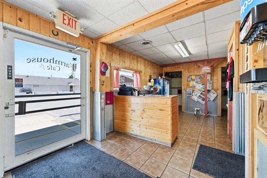 More Photos Of 409 US-71 W, Clarissa Restaurant For Sale