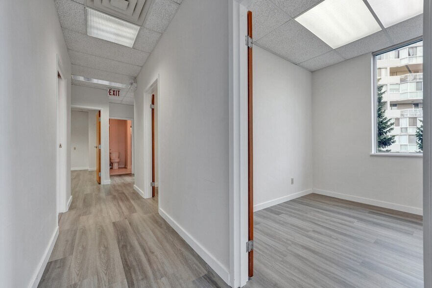 More Photos Of 11861 88 Av, Delta Medical For Lease