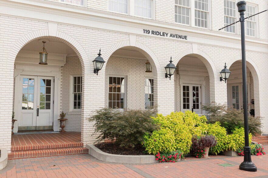 More Photos Of 119 Ridley Ave, Lagrange Office For Sale