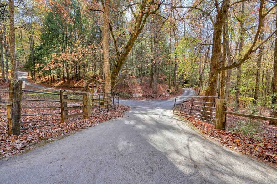 More Photos Of 400 Mulberry Gap Rd, Ellijay Hospitality For Sale