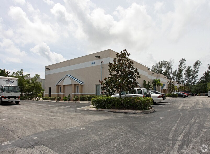 More Photos Of 160 Commerce Rd, Boynton Beach Warehouse For Lease