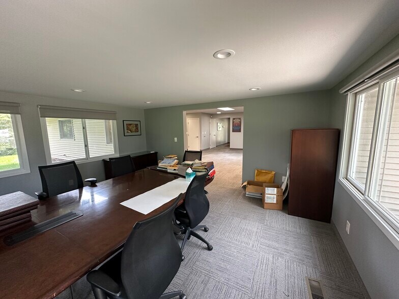 More Photos Of 600 West Street NE, Cedar Springs Office For Lease