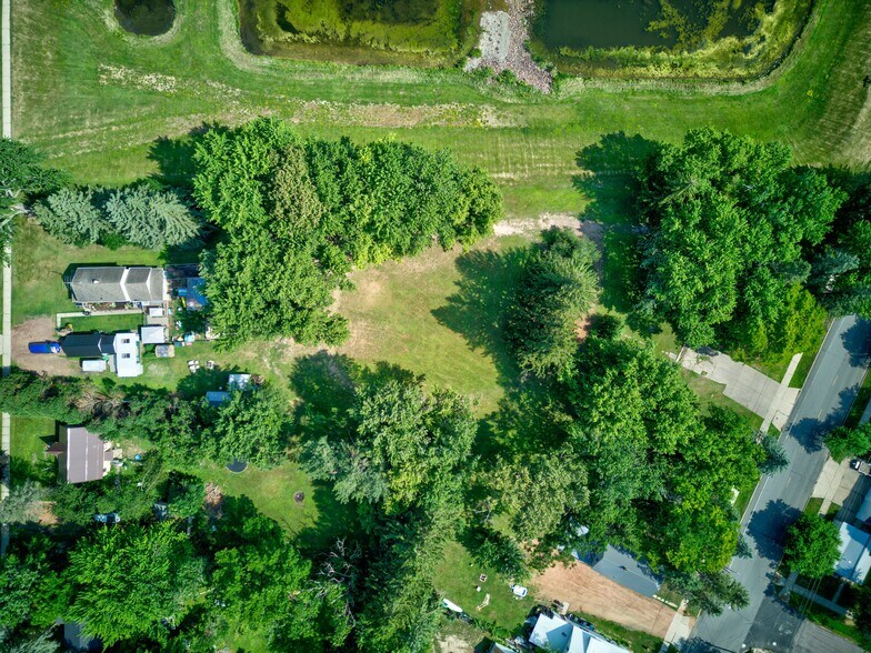 More Photos Of 702 Chestnut Ave, Marshfield Land For Sale