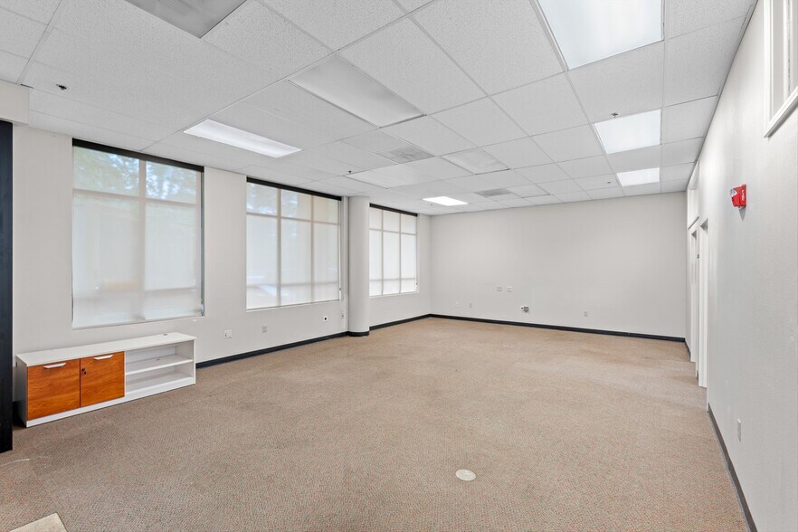 More Photos Of 2030 NE Martin Luther King Jr Blvd, Portland Office For Lease