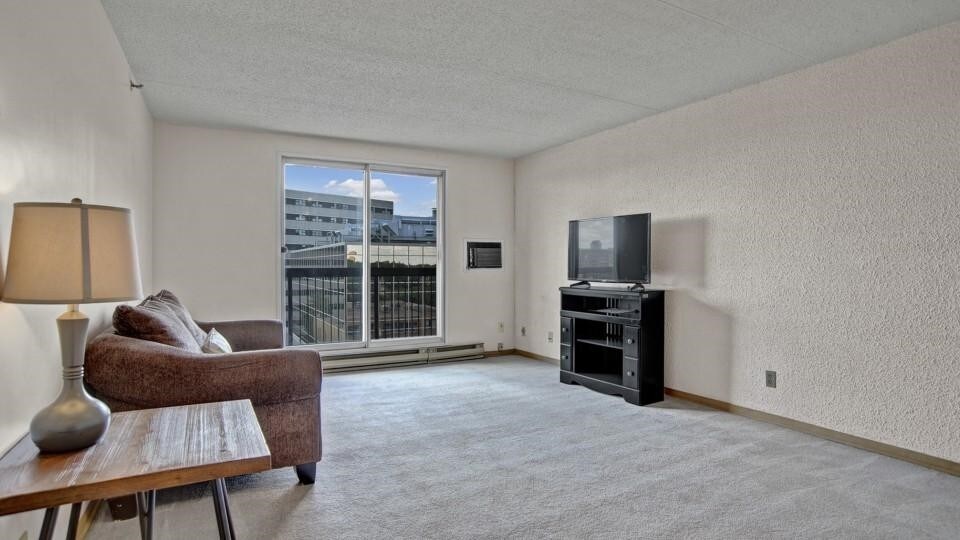 More Photos Of 2131 Broad St, Regina Apartments For Lease