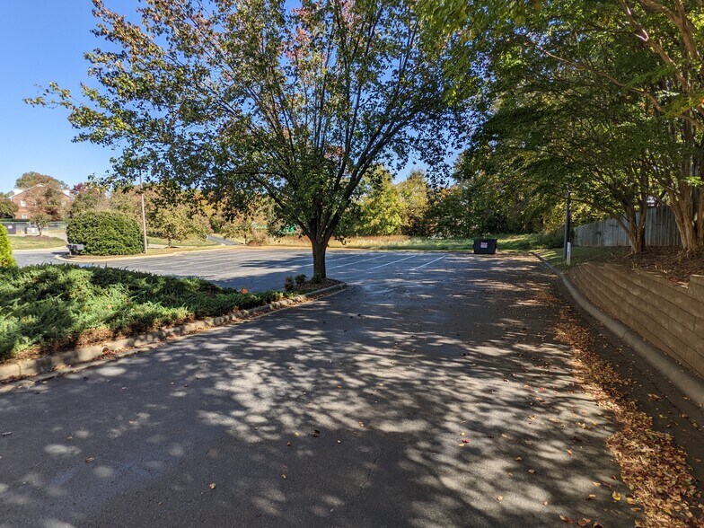 More Photos Of 249 Williamson Rd, Mooresville Medical For Lease