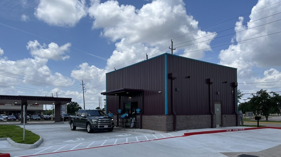 More Photos Of 9522 Huffmeister Rd, Houston Storefront Retail Office For Sale