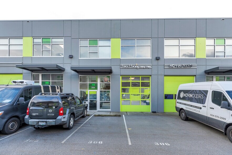 More Photos Of 5491 Regent St, Burnaby Distribution For Sale