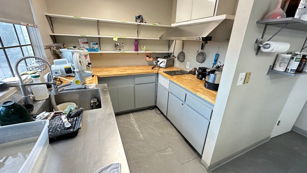 More Photos Of 899 E Grand Ave, Escondido Medical For Sale