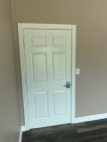 More Photos Of 16518 House Hahl Rd, Cypress Self Storage For Lease