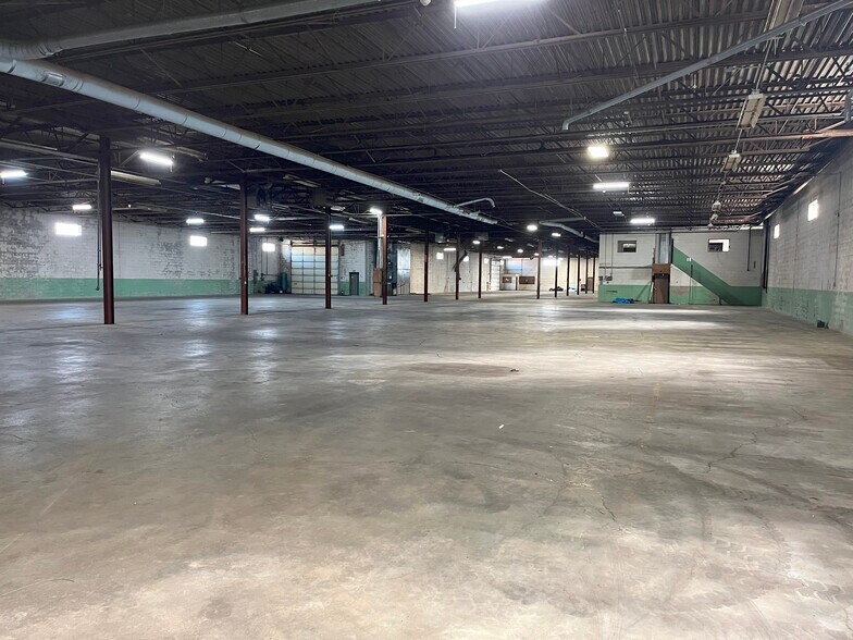 More Photos Of 1706 W Lusher, Elkhart Industrial For Sale