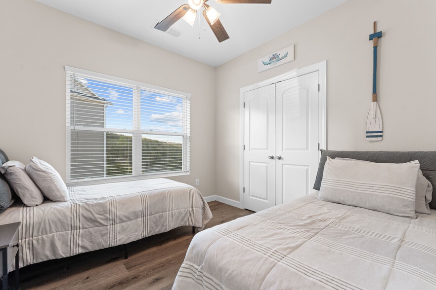 More Photos Of 3002 N Vineyards Ter, Branson General Retail For Sale