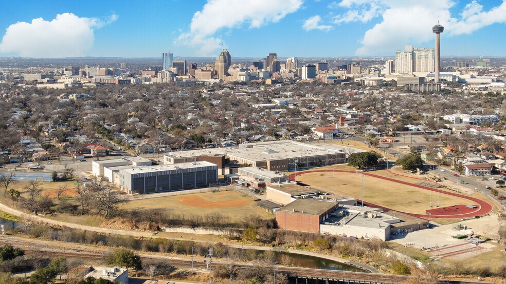 More Photos Of 635 S Presa St, San Antonio Storefront Retail Office For Sale
