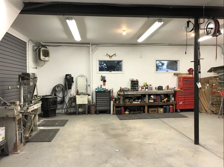 More Photos Of 8465-8467 Airport Rd, Bath Light Distribution For Sale