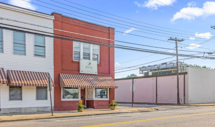 More Photos Of 701 W Broadway Ave, Hopewell Storefront Retail Office For Sale