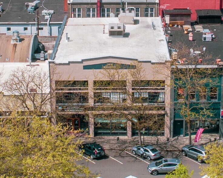 More Photos Of 1411 Railroad Ave, Bellingham Storefront For Lease