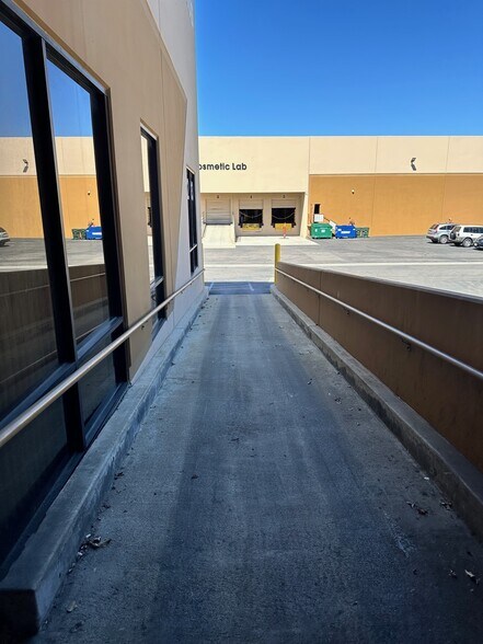 More Photos Of 11937-11939 Woodruff Ave, Downey Unknown For Lease