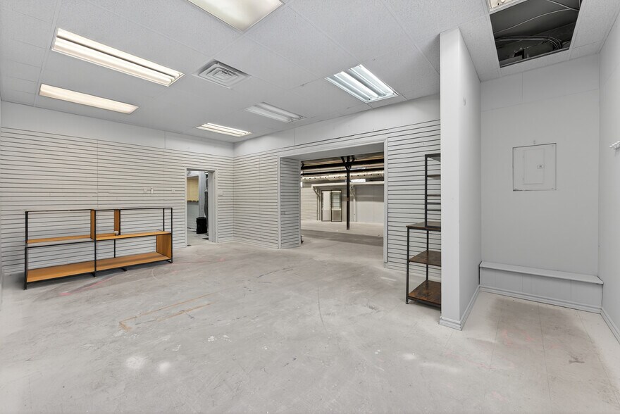 More Photos Of 384 Queen St, Peterborough General Retail For Sale