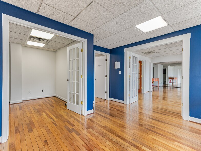 More Photos Of 70 Wall St, Asheville Office For Lease