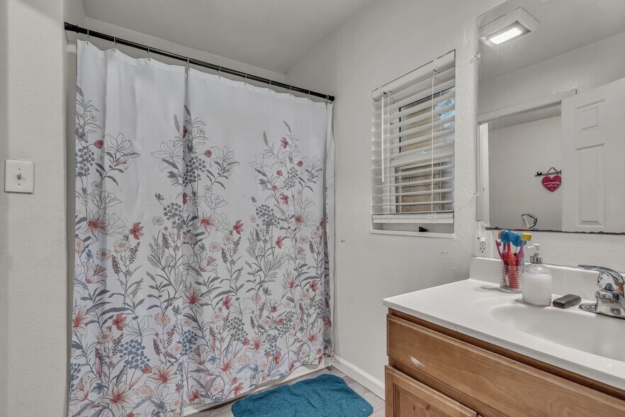 More Photos Of 524-528 1st St, Rodeo Apartments For Sale