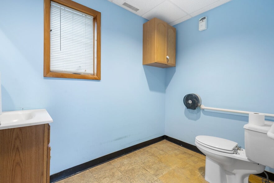 More Photos Of 2622 South Ave, Wappingers Falls Office For Sale