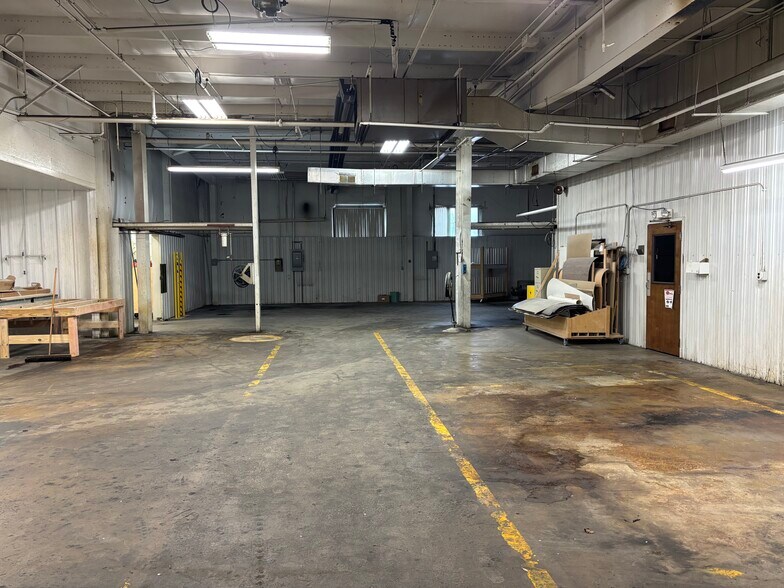 More Photos Of 1804 W 2nd St, Marion Manufacturing For Lease